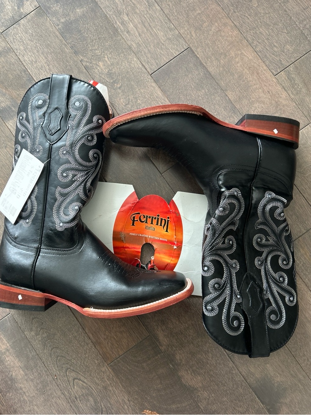 Ferrini Black Embroidered Leather Western Boots for Men NWT (peeling on inside)